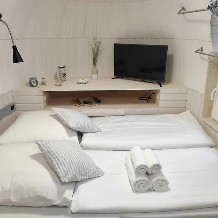 Tiny Igloo Nordstroem Apartment